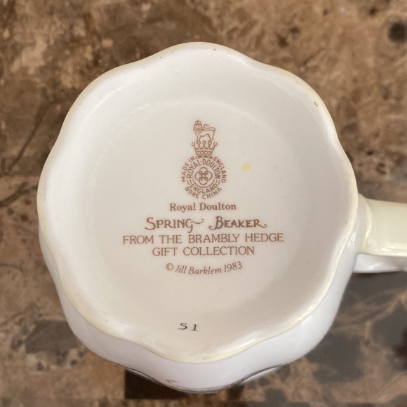 SPRING Brambly Hedge Beaker Mug Coffee or Tea Cup Bone China England - Vintage - Picture 8 of 8